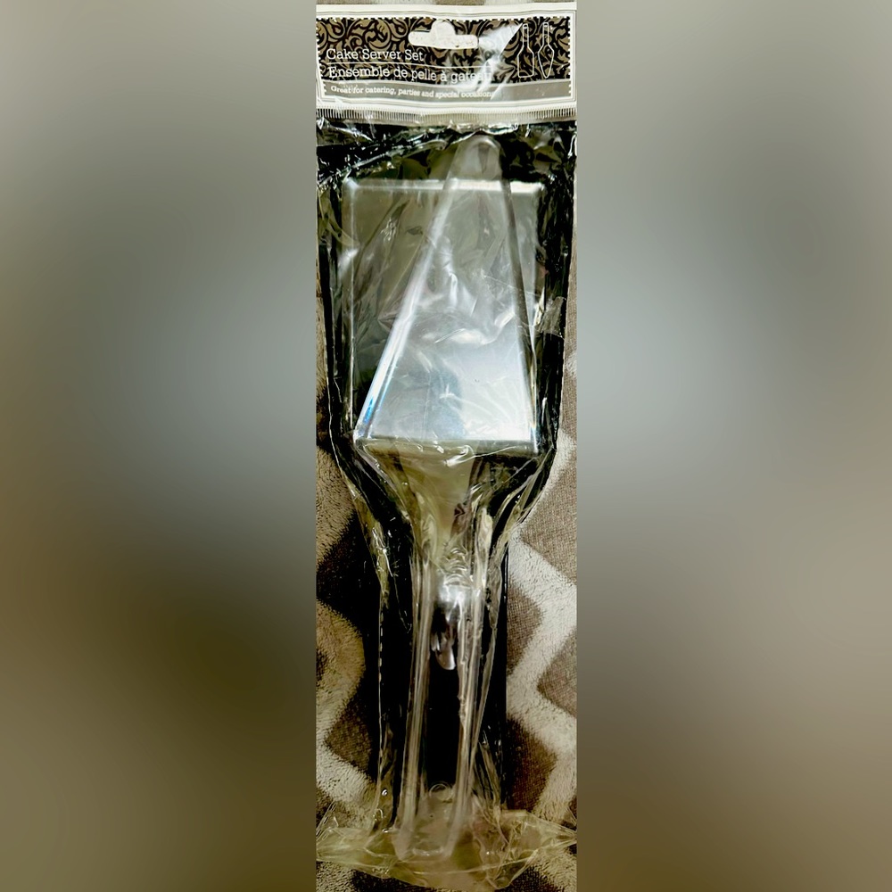 Cake Server Set - 2 piece, clear plastic New